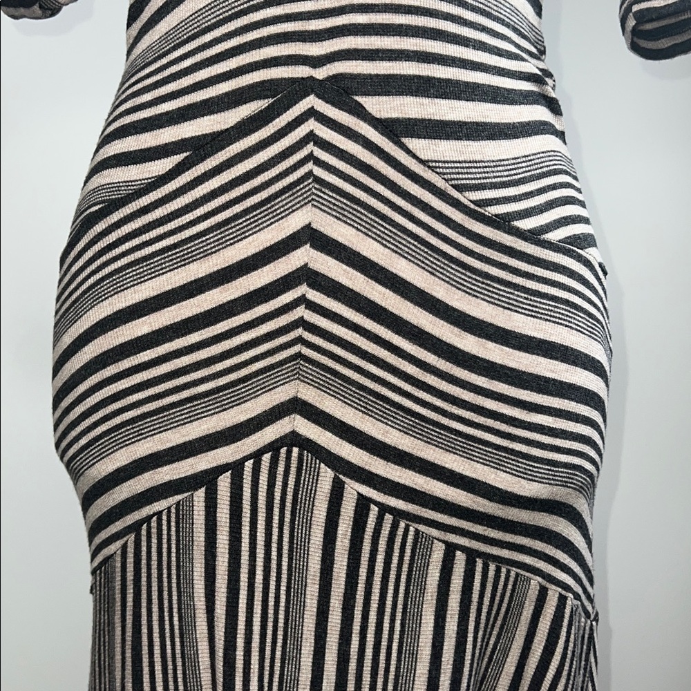 💖NWT HEATHER BY BORDEAUX VNECK MAXI DRESS IN HT.BLACK/HT HAZEL SIZE PETITE - Picture 9 of 12